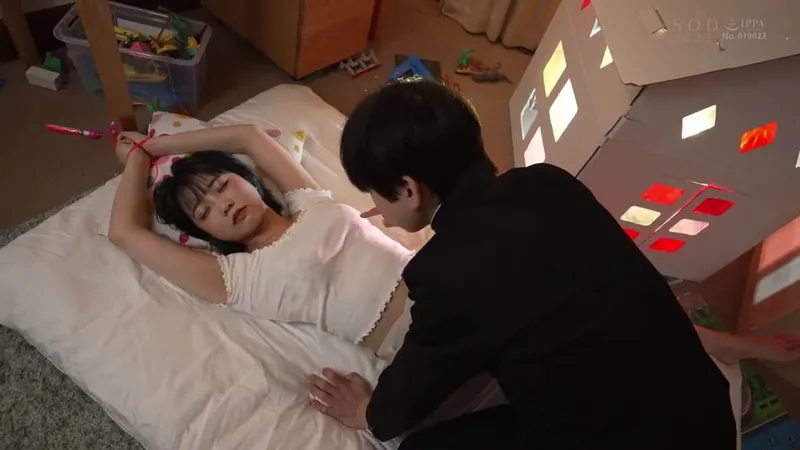 Trả thù anh trai thường xuyên bắt nạt bằng cách đụ em gái anh ấy